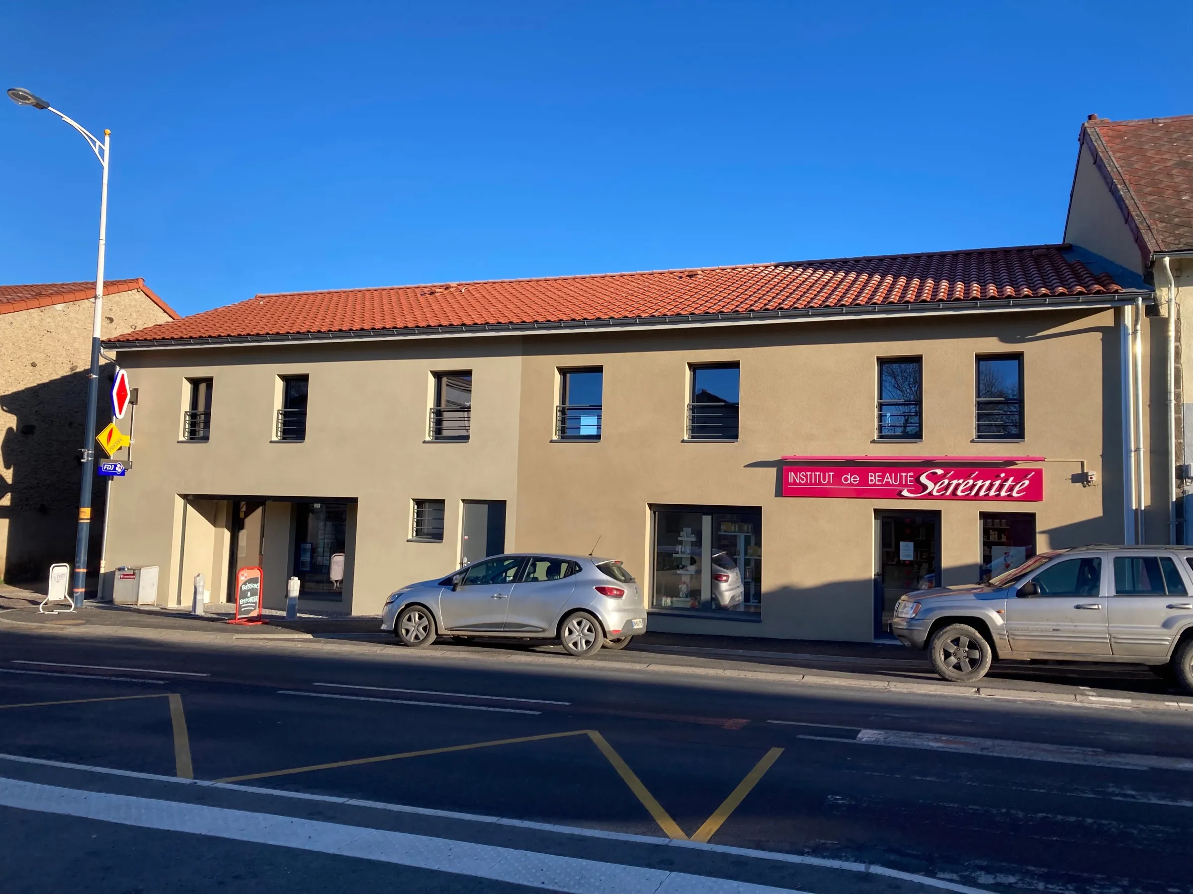 Commerces et logements